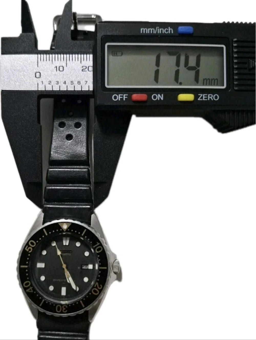 Seiko 2A22-0039 Women's Diver Watch.